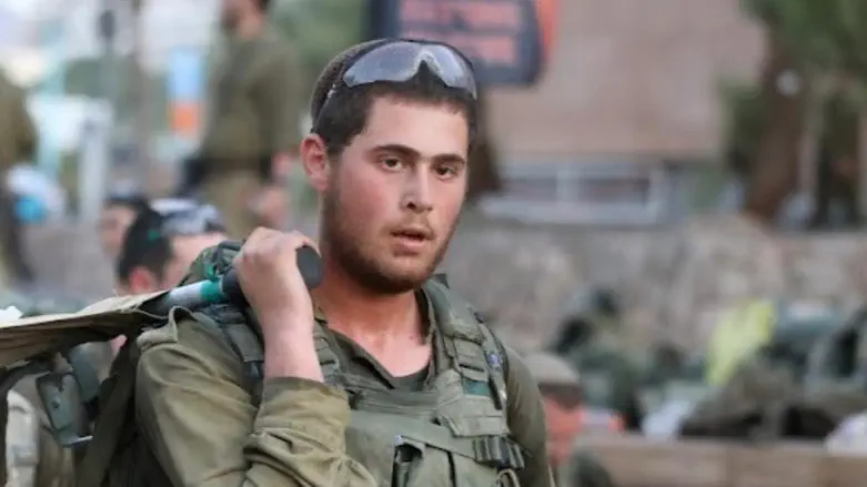"מה עם החלומות של ישי לחזור לישיבה?"