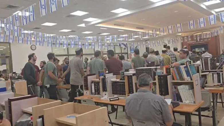 ישיבת אלון מורה חגגה את חיסול בכיר חמאס