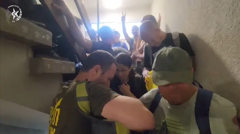 Israel Police spokesperson Dozens of protesters storm Likud headquarters