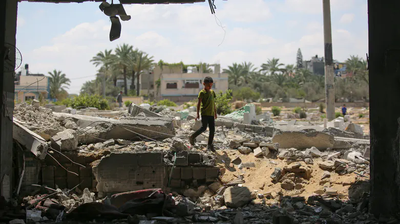 צילום: Ali Hassan/Flash90 מומחה: כ-70% מהמבנים בעזה נהרסו