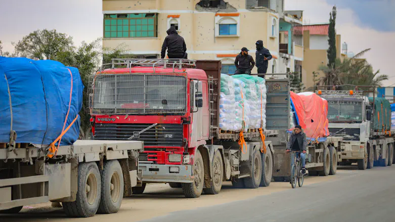 Hamas shoots at civilians to foil aid distribution