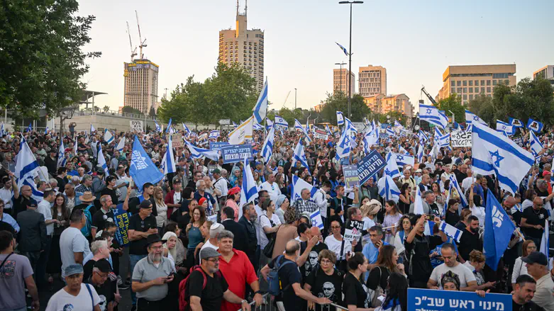 רבבות השתתפו בהפגנת הימין בירושלים