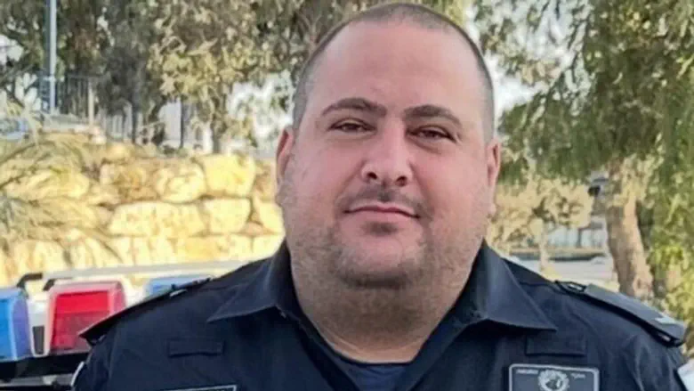 Police volunteer killed during high-speed pursuit