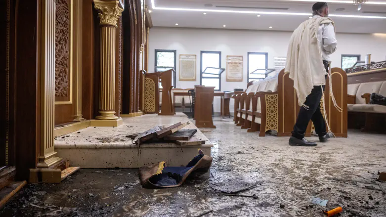 Suspect arrested in arson of Rabbi Yosef's synagogue