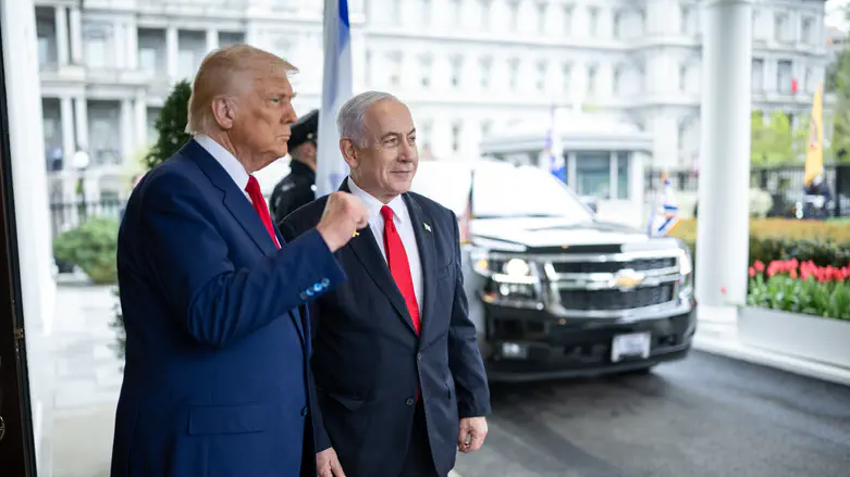 טראמפ הודיע: "תקיפות מוצלחות מאוד באיראן"