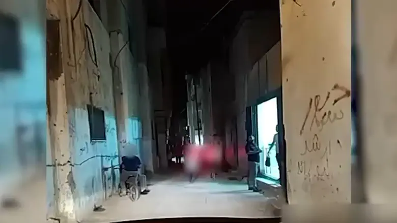 Undercover soldiers enter store & come out with wanted terrorist