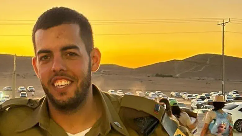 מפקד מחלקה בגולני נאבק על חייו