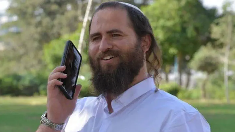 איך עושים שיווק דיגיטלי חכם עם AI ב-2025?