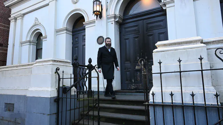 Under 25% of Australians see positive sentiment toward Jews