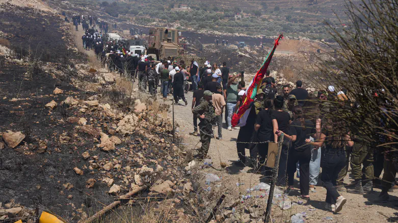 'Israel and Syria have agreed to a ceasefire'