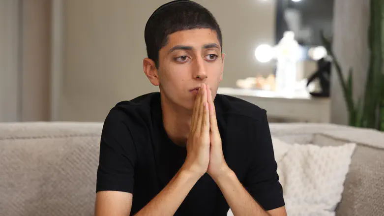 תלמיד הישיבה וכוכב הרשת שר: "לב טהור"