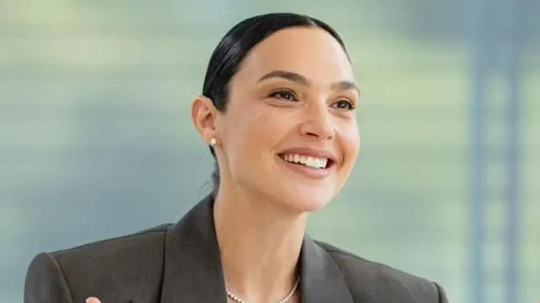 "It was terribly frightening" | Gal Gadot gives special interview – to special interviewer