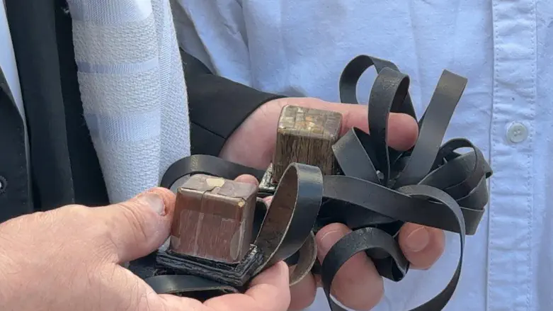 Tefillin ceremony at Western Wall honors Holocaust family legacy