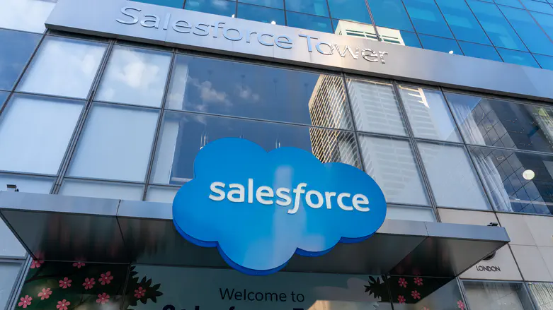 Salesforce replaces 4000 workers with AI
