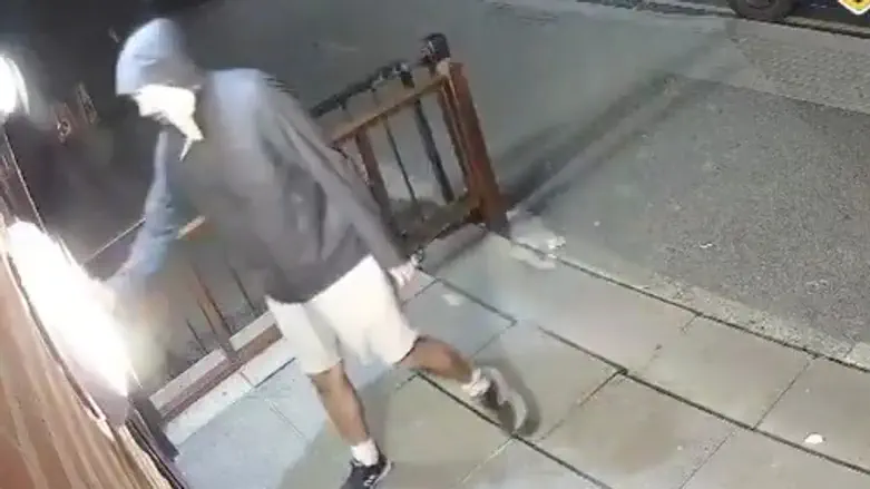 Golders Green synagogues defaced with faeces