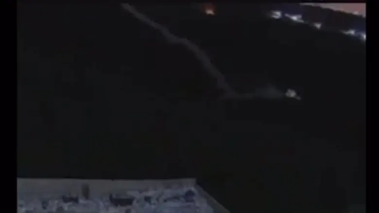 צילום מסך תיעוד: שיגור הרקטה מהכפר נעמה