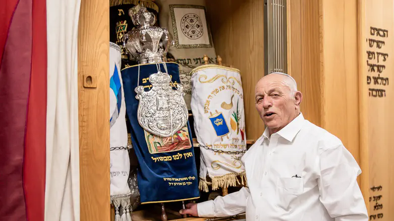 מייסד יתיר כתב ספר תורה בגיל 70