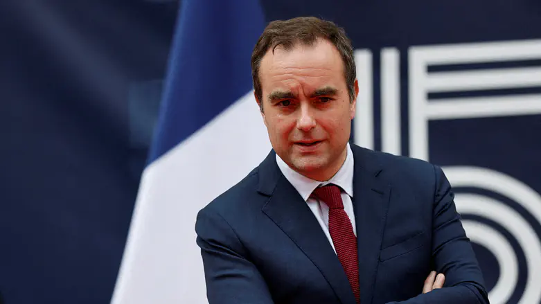 REUTERS/Benoit Tessier/File Photo France advancing bill to criminalize anti-Zionism