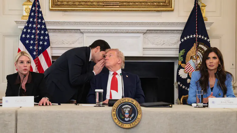 Watch: Trump recieves note from Rubio, announces deal is "very close" | Israel National News