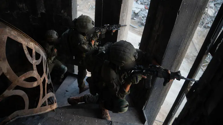 IDF troops operate on new ceasefire lines in Gaza