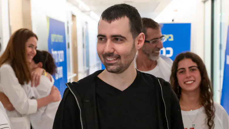 גיא גלבוע דלאל איבד שמיעה באוזן אחת