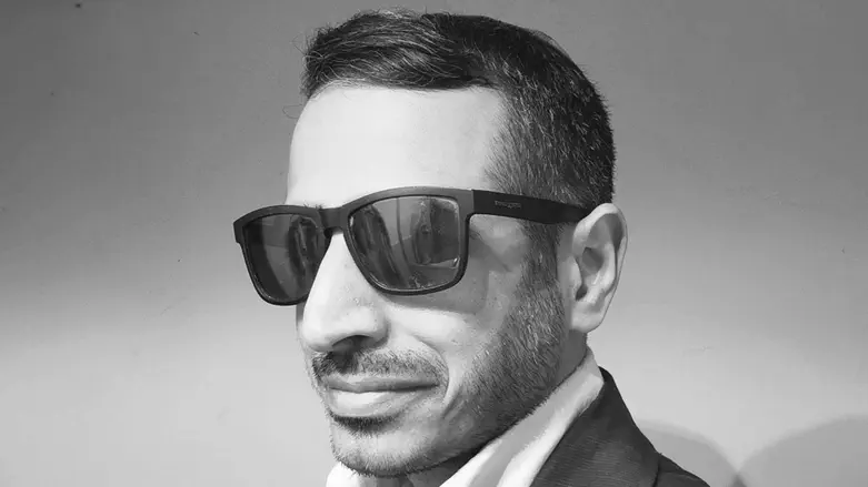 שקר ה’גם וגם’