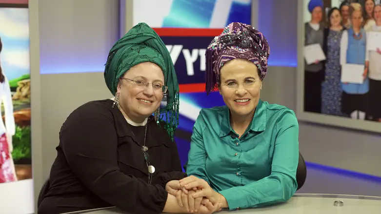 מאחורי הקלעים: 2000 סיפורים בדרך לחופה