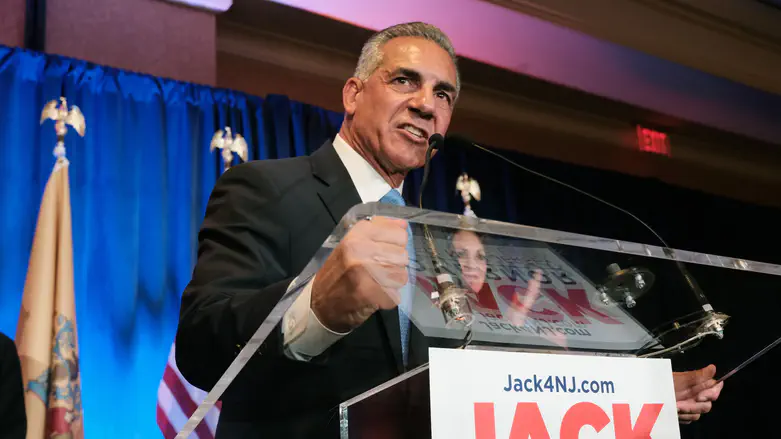 NJ gubernatorial candidate defends aide’s ‘money from Jews’ remark