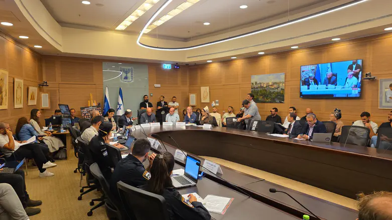 Bill for death penalty for terrorists passes first reading