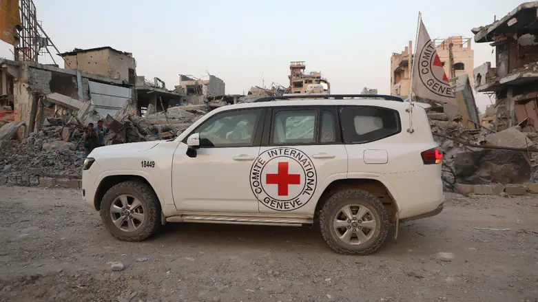 Casket of deceased hostage crosses into Israeli territory