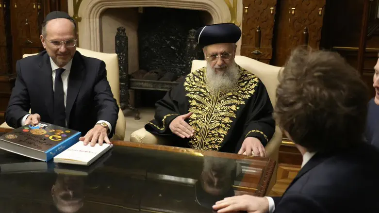 Chief Rabbi to Argentine President: We pray for your success