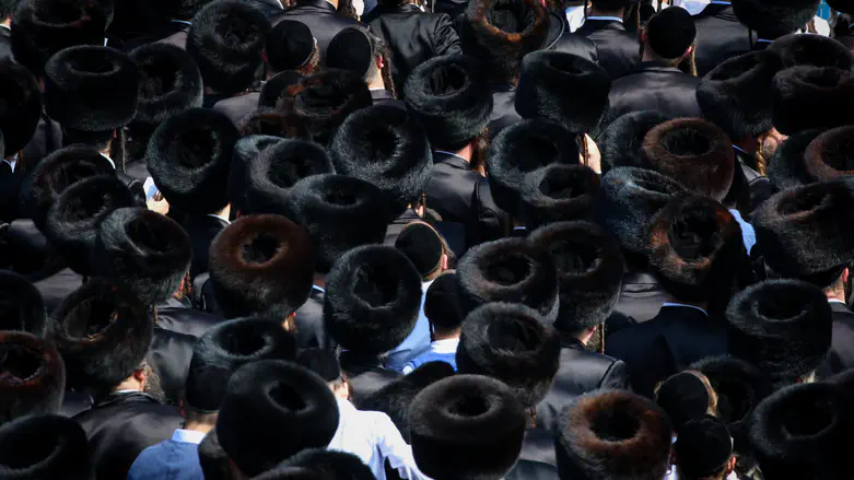 Yonatan Sindel/Flash90 Gur hasidic schools resume on day after Passover