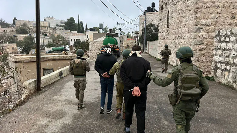 Watch: IDF thwarts terror across Judea and Samaria Watch: IDF thwarts terror across Judea and Samaria