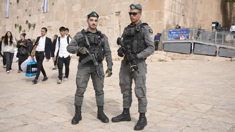 26,000 visit Hebron for Chayei Sarah, security forces arrest multiple suspects 26,000 visit Hebron for Chayei Sarah, security forces arrest multiple suspects