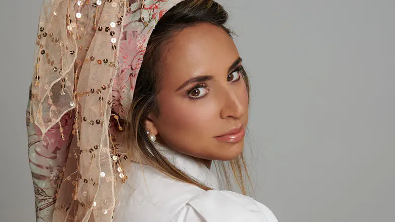 המבוכה של ספיר גזבר על הבמה – הובילה ללחן חדש ל”מזמור לתודה”