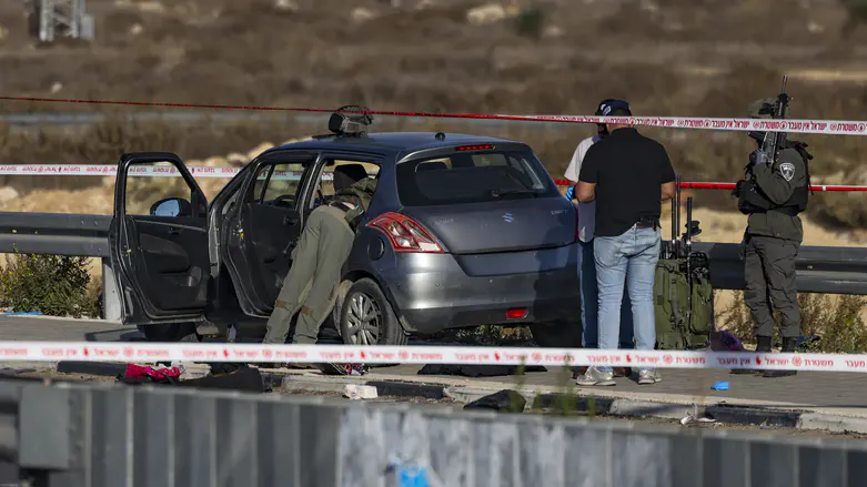 ישראלי נרצח ושלושה נפצעו בפיגוע בצומת גוש עציון, שני המחבלים חוסלו