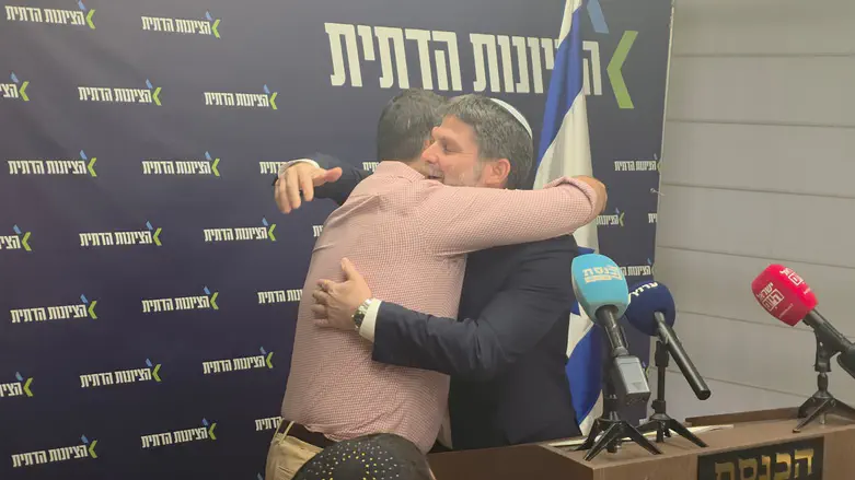 צילום: ערוץ 7 סמוטריץ' נפרד מהדובר איתן פולד
