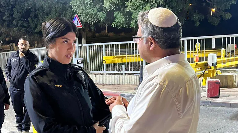 Бен-Гвир провел внезапную проверку в Лакии и Тель-Шеве