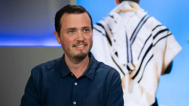 בין קודש לחול: מי באמת „חילן” את מבחני הרבנות?