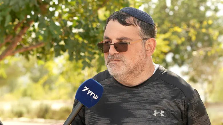 ערוץ 7 «Я научился ходить в 22 года»