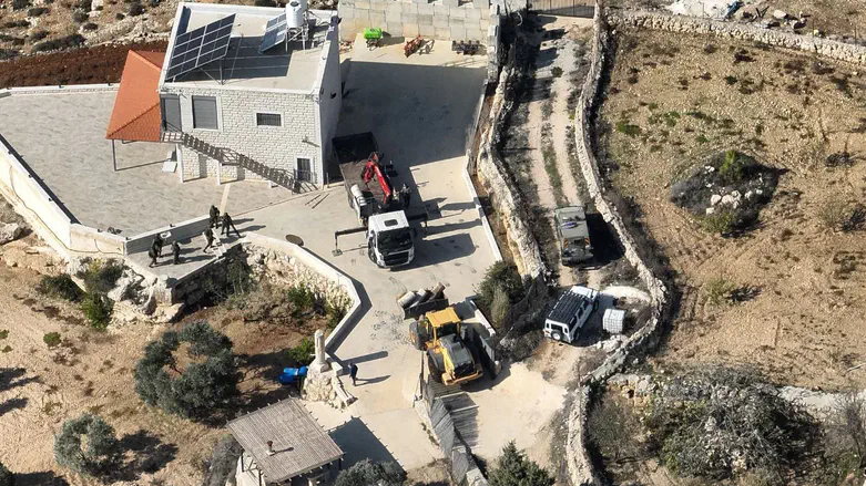 IDF recovers rare artifacts looted from Burj Lisana archaeological site