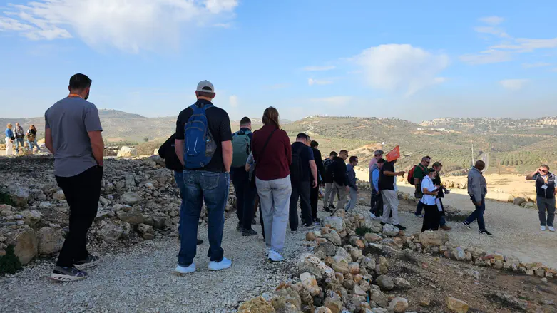 Massive show of support: Over 1,000 US leaders visit Ancient Shiloh