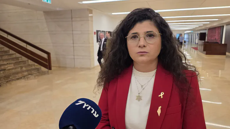 הכתובת הייתה על הקיר