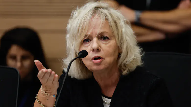 קרעי מגיב: "על אפה ועל חמתה של היועמ"שית"