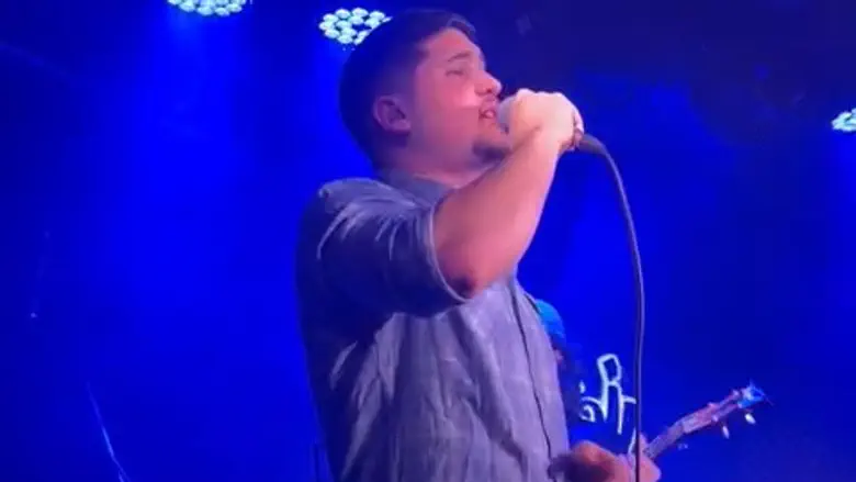 צילום: דוד טינובר, אורי גיספן הופעת בכורה לזמר הצעיר מאלון שבות