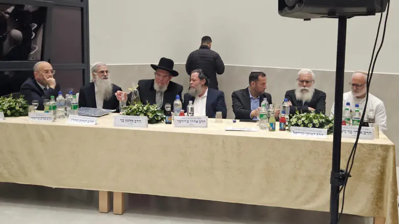 צילום: משה ערבה, הרבנות הראשית הרב יצחק שטרן הוכתר לרב היישוב טל מנשה
