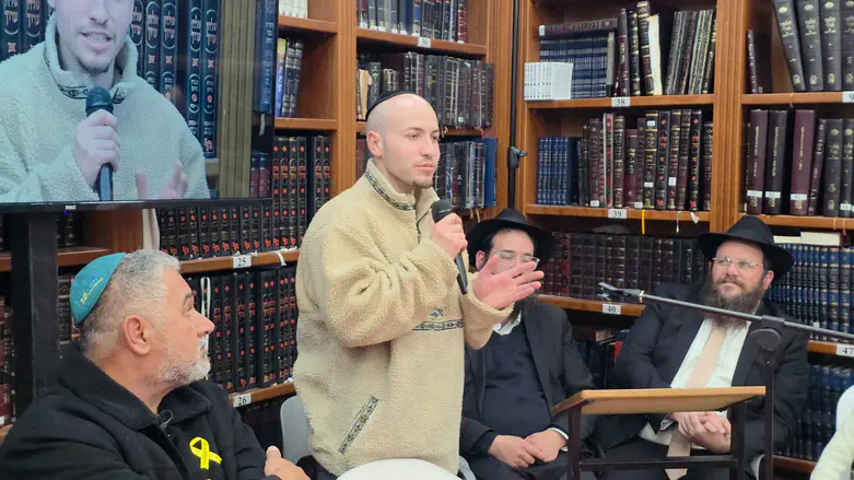 Arutz Sheva Former hostage shares powerful story he learned from the Tanya