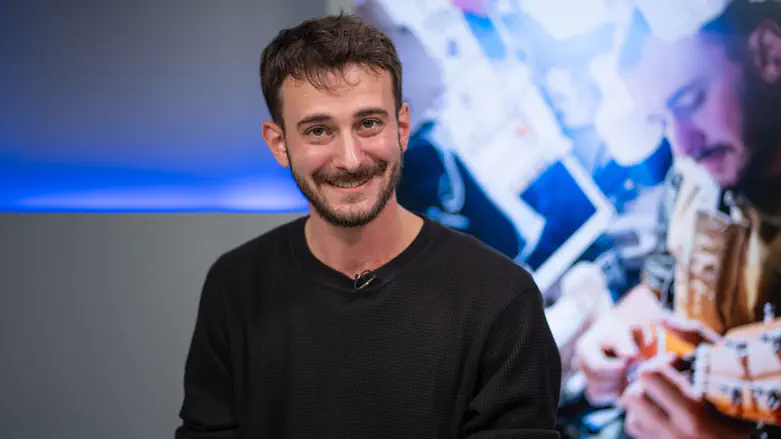 יאיר צנגן בשיחה על השיר שנולד מתוך הכאב