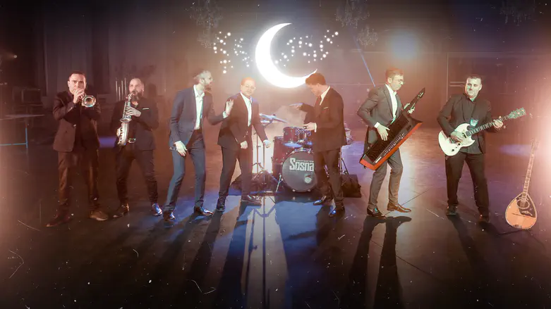 מחרוזת ראש חודש שסוגרת מעגל