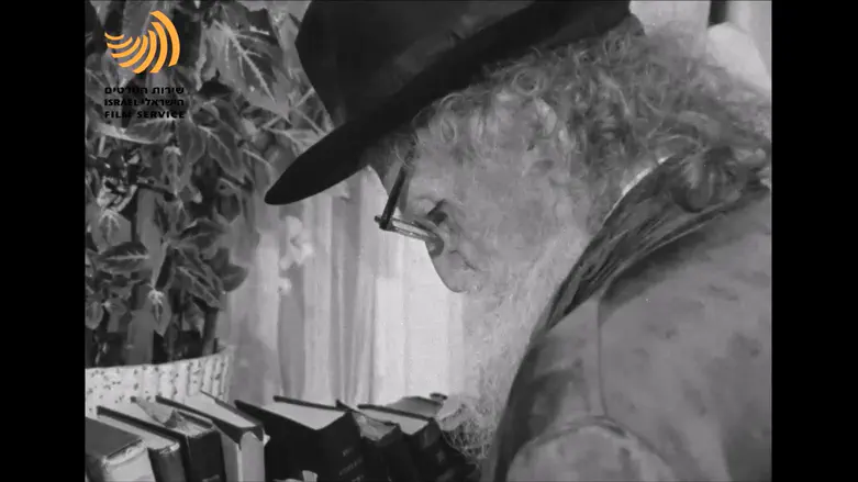 תיעוד נדיר של הרב הנזיר